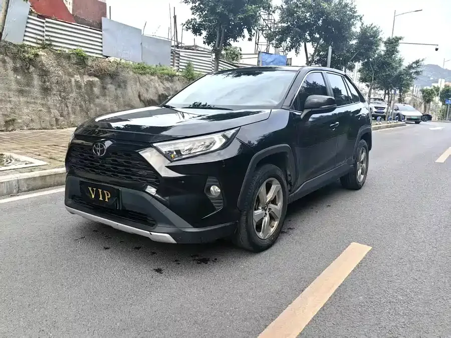 Toyota RAV4 RAV4 Rongfang 2022 2.0L CVT 2WD Fashion PLUS Edition 2022 — фото 1, купить с доставкой в Москву