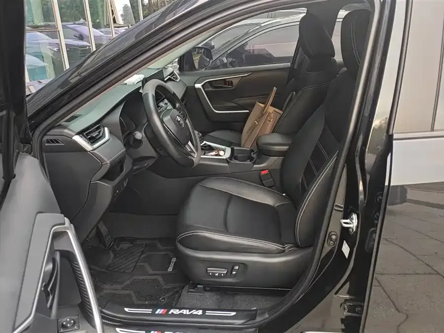 Toyota RAV4 RAV4 Rongfang 2023 2.0L CVT 2WD Urban Edition 2023 — миниатюра 3