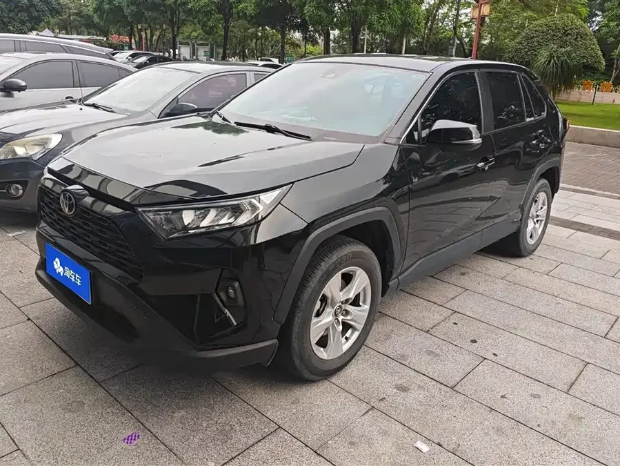 Toyota RAV4 RAV4 Rongfang 2023 2.0L CVT 2WD Urban Edition 2023 — фото 1, купить с доставкой в Москву