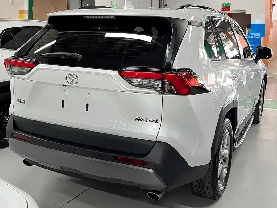 Toyota RAV4 RAV4 Rongfang 2022 2.0L CVT 2WD Fashion PLUS Edition 2022 — миниатюра 2