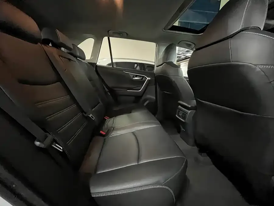 Toyota RAV4 RAV4 Rongfang 2022 2.0L CVT 2WD Fashion PLUS Edition 2022 — миниатюра 5