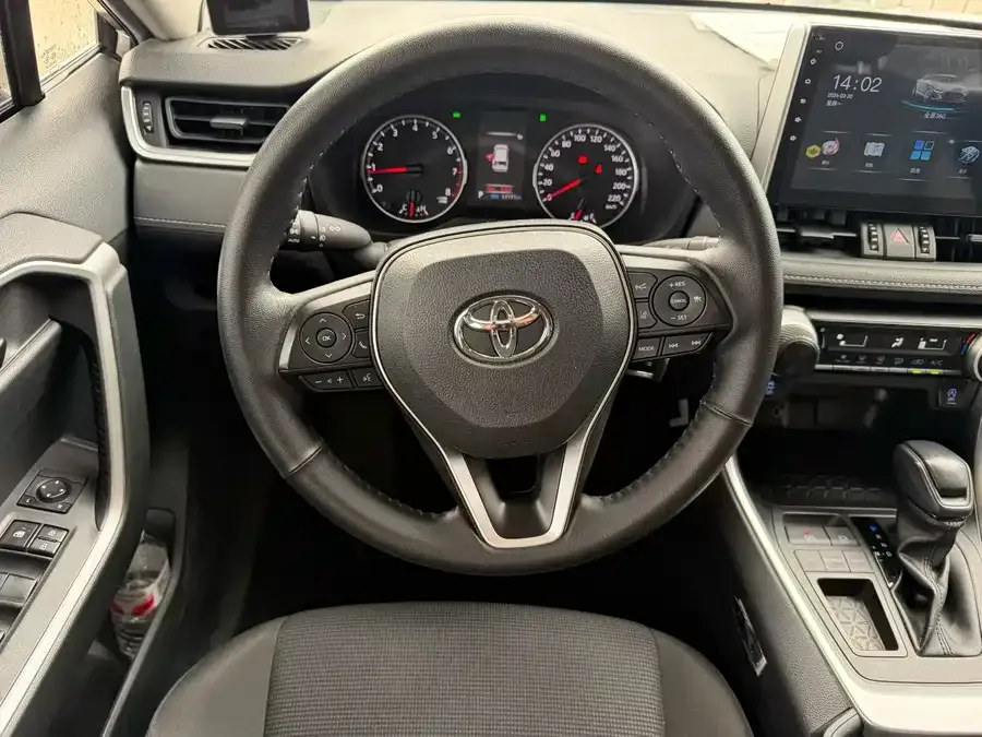 Toyota RAV4 RAV4 Rongfang 2022 2.0L CVT 2WD Fashion Edition 2022 — миниатюра 5