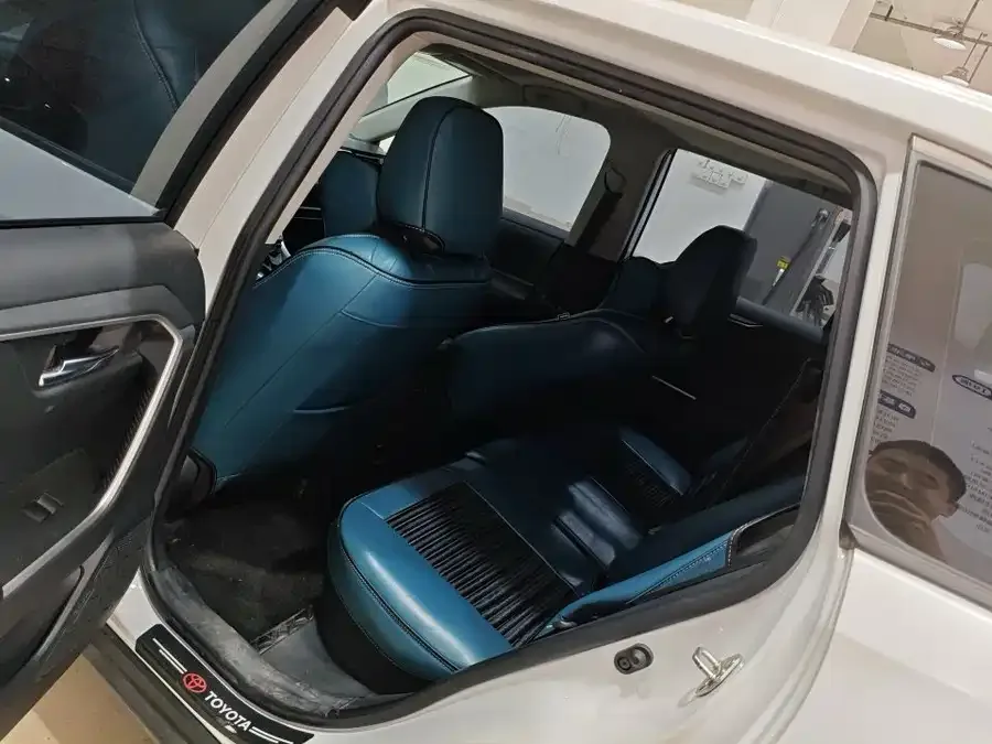 Toyota RAV4 RAV4 Rongfang 2021 2.0L CVT 2WD Fashion Edition 2022 — миниатюра 2