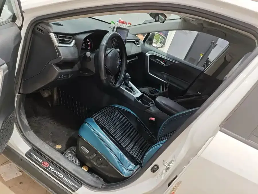 Toyota RAV4 RAV4 Rongfang 2021 2.0L CVT 2WD Fashion Edition 2022 — миниатюра 4
