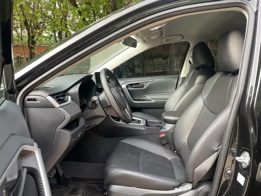 Toyota RAV4 RAV4 Rongfang 2024 2.0L CVT 2WD Urban Edition 2025 — миниатюра 3