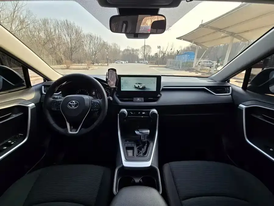 Toyota RAV4 RAV4 Rongfang 2024 2.0L CVT 2WD Urban Edition 2024 — миниатюра 3