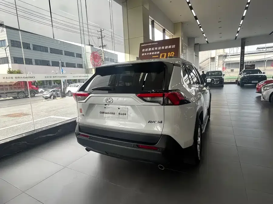 Toyota RAV4 RAV4 Rongfang 2022 2.0L CVT 2WD Urban Edition 2023 — миниатюра 5