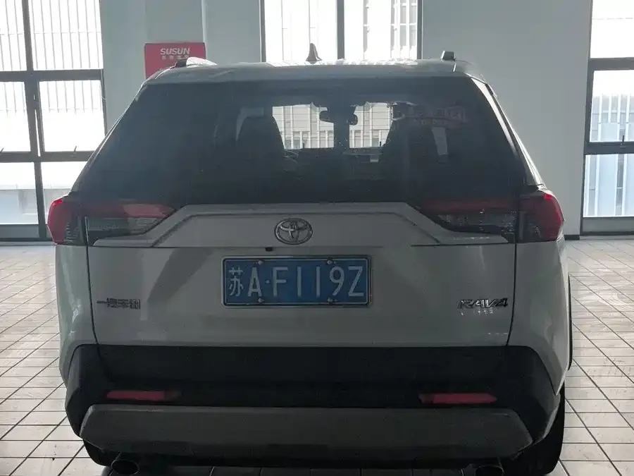 Toyota RAV4 RAV4 Rongfang 2023 2.0L CVT 2WD Fashion PLUS Edition 2023 — миниатюра 4