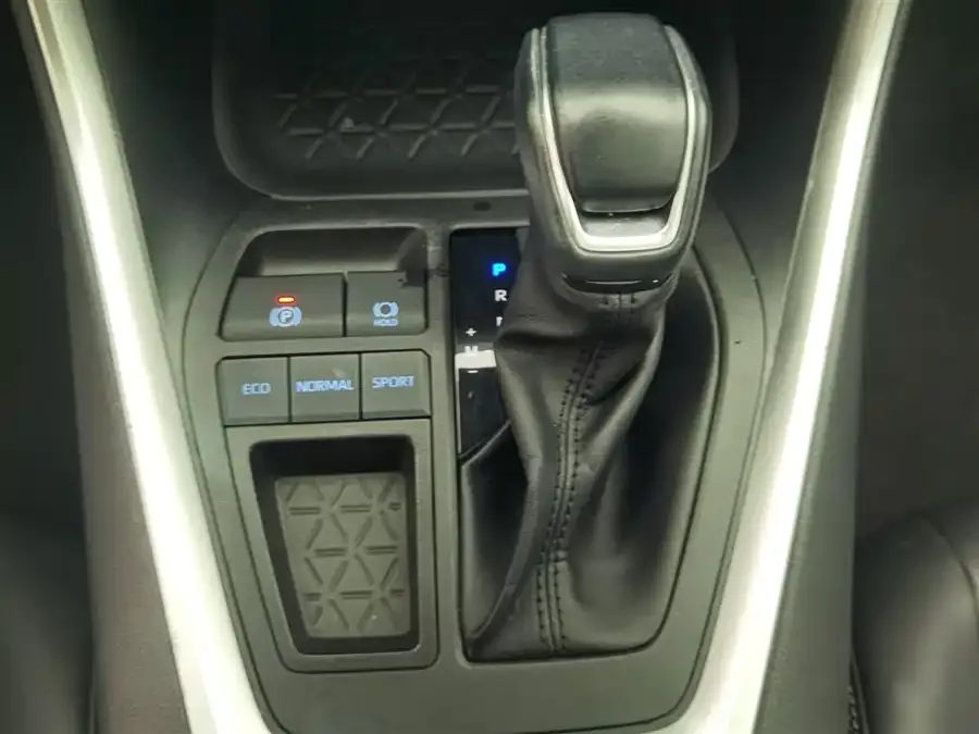 Toyota RAV4 RAV4 Rongfang 2022 2.0L CVT 2WD Fashion PLUS Edition 2022 — миниатюра 4
