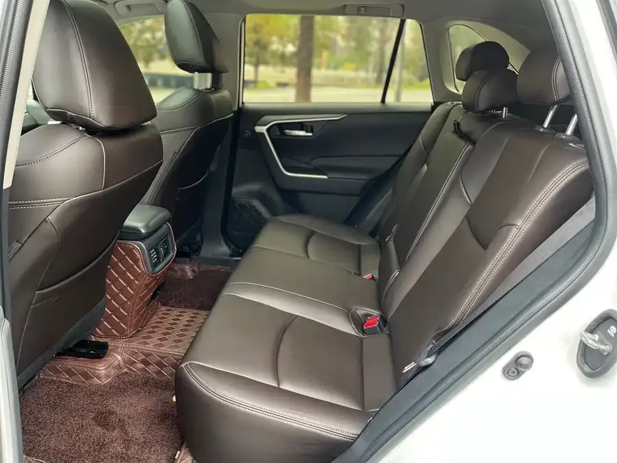 Toyota RAV4 RAV4 Rongfang 2022 2.0L CVT 2WD Fashion Edition 2022 — миниатюра 2