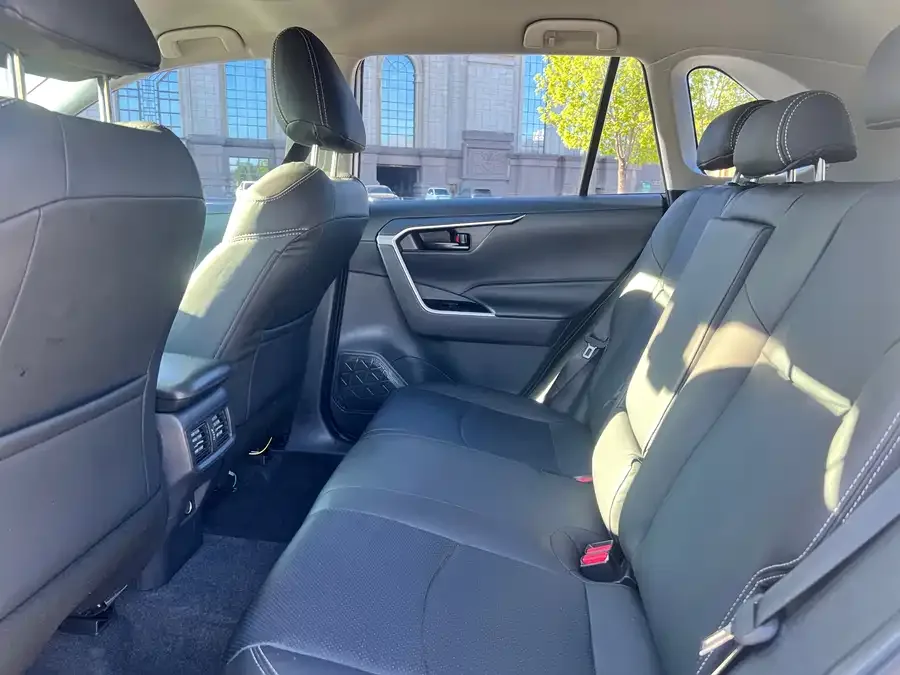 Toyota RAV4 RAV4 Rongfang 2023 2.0L CVT 2WD Urban Edition 2025 — миниатюра 2