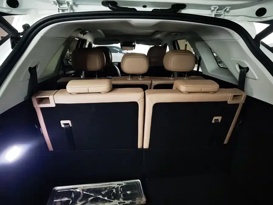 Chery Tiggo 8L Tiggo 8L 2024 2.0T 2WD Luxury Edition 7 Seaters 2024 — миниатюра 3