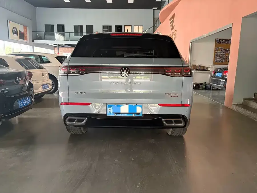 Volkswagen Tavendor 2023 Lanxun 380TSI 4WD R-Line First Edition 2023 — миниатюра 2
