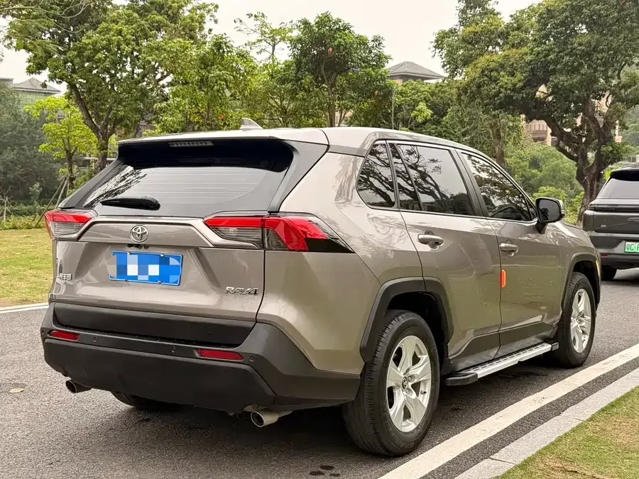 Toyota RAV4 RAV4 Rongfang 2022 2.0L CVT 2WD Urban Edition 2022 — миниатюра 3