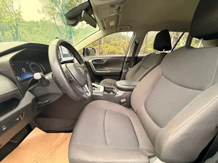 Toyota RAV4 RAV4 Rongfang 2022 2.0L CVT 2WD Urban Edition 2022 — миниатюра 4