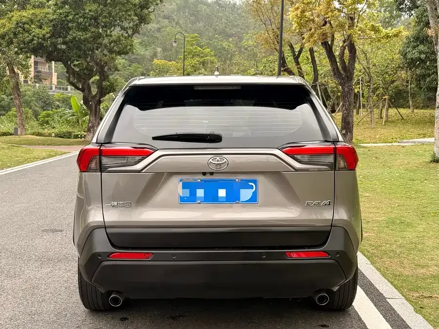 Toyota RAV4 RAV4 Rongfang 2022 2.0L CVT 2WD Urban Edition 2022 — миниатюра 5