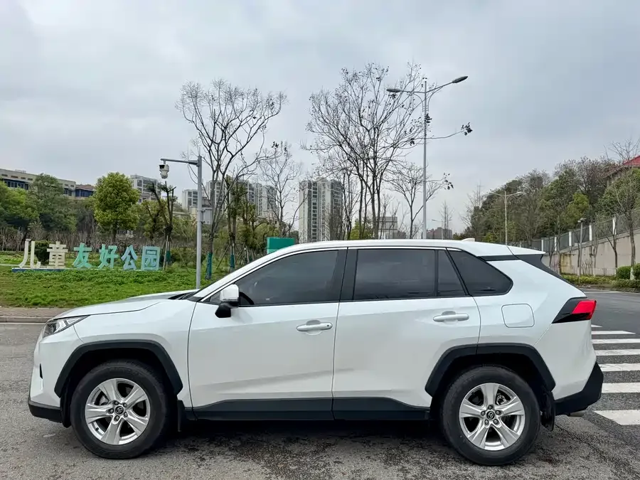 Toyota RAV4 RAV4 Rongfang 2024 2.0L CVT 2WD Urban Edition 2024 — миниатюра 4