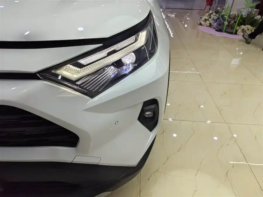 Toyota RAV4 RAV4 Rongfang 2023 2.0L CVT 2WD Fashion PLUS Edition 2023 — миниатюра 3