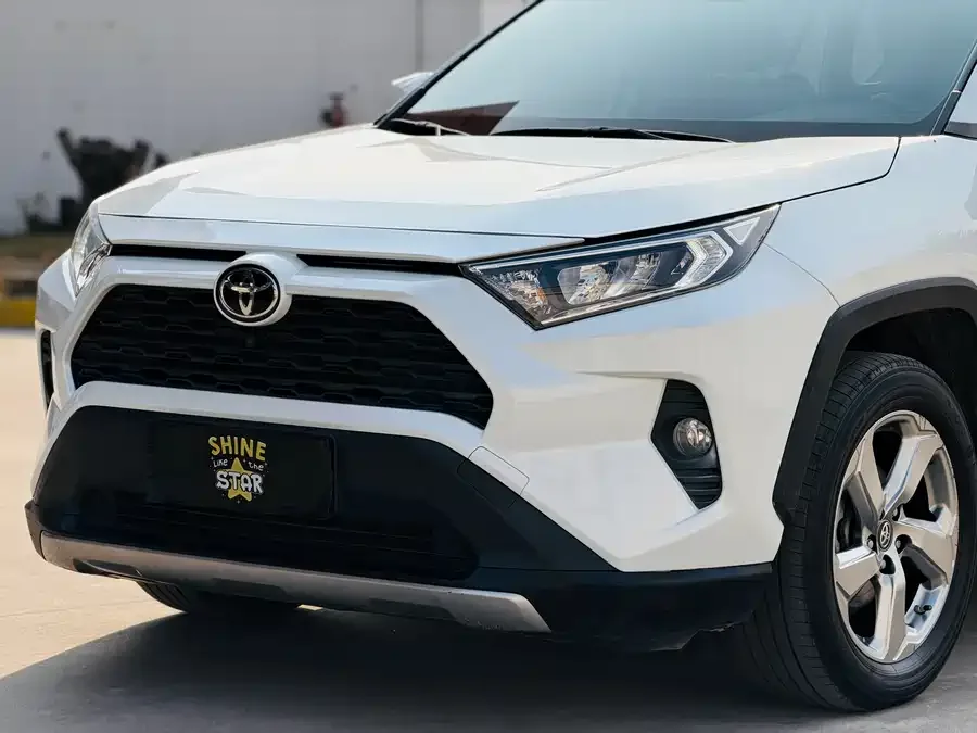 Toyota RAV4 RAV4 Rongfang 2021 2.0L CVT 2WD Fashion PLUS Edition 2022 — миниатюра 2