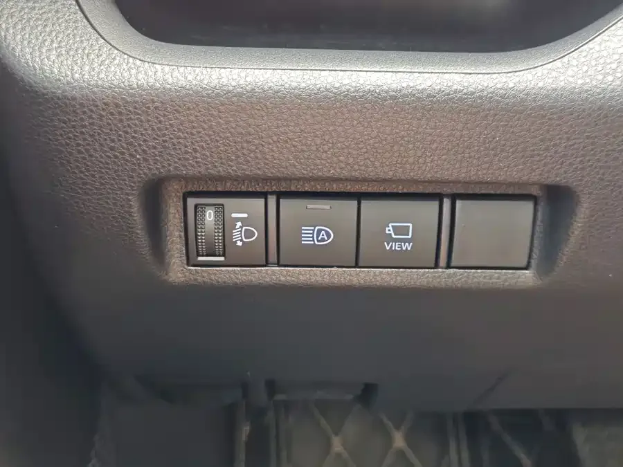 Toyota RAV4 RAV4 Rongfang 2022 2.0L CVT 2WD Fashion Edition 2022 — миниатюра 5