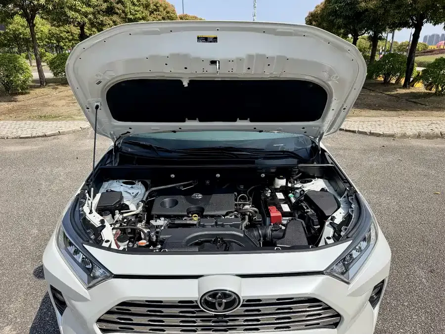 Toyota RAV4 RAV4 Rongfang 2022 2.0L CVT 2WD Fashion Edition 2022 — миниатюра 3