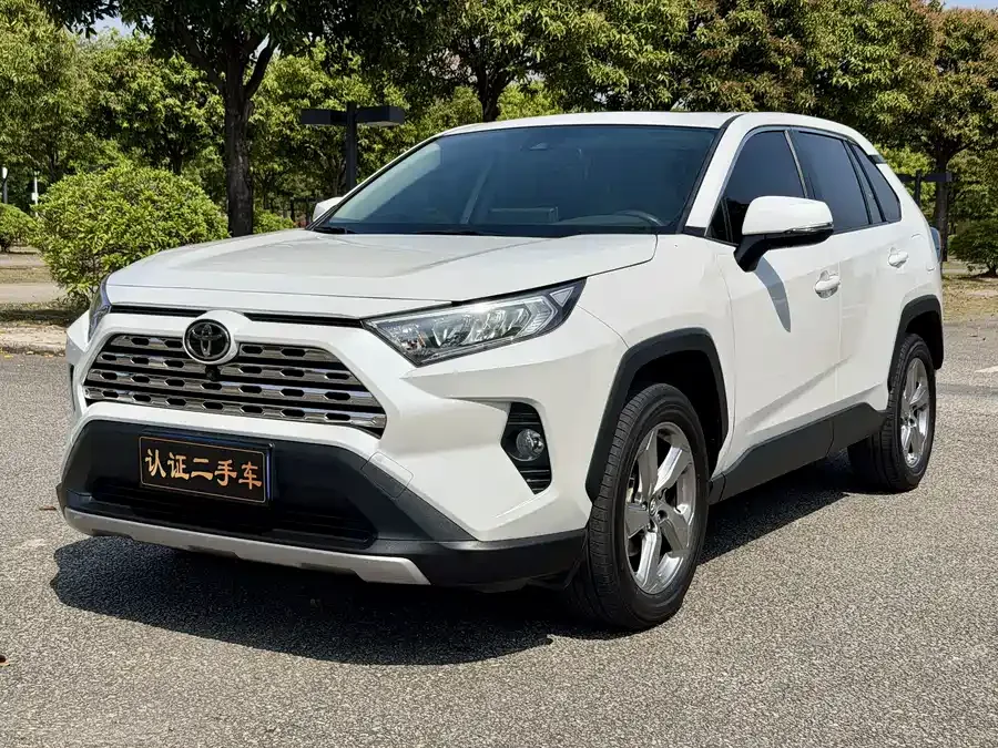 Toyota RAV4 RAV4 Rongfang 2022 2.0L CVT 2WD Fashion Edition 2022 — фото 1, купить с доставкой в Москву