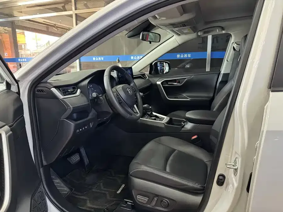 Toyota RAV4 RAV4 Rongfang 2023 Dual Engine 2.5L E-CVT 4WD Elite Plus Edition 2023 — миниатюра 2