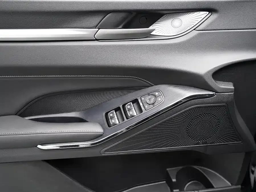 Haval H6 new energy Haval H6 New Energy 2023 DHT-PHEV 110KM Free Travel Edition 2023 — миниатюра 2