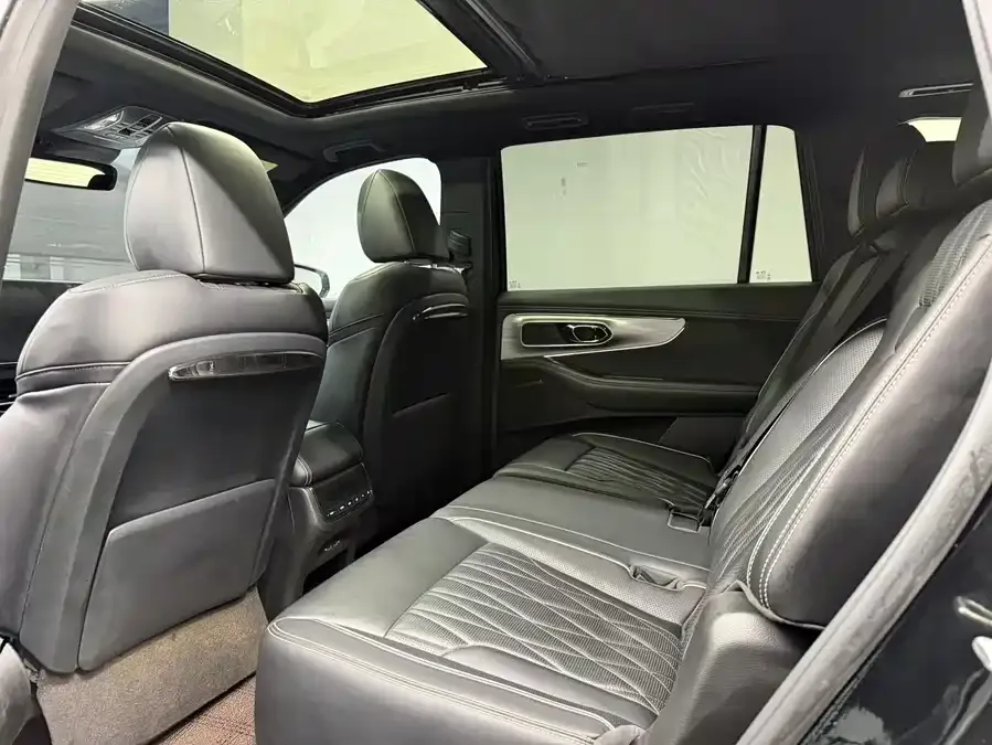 GAC Trumpchi GS8 Trumpchi GS8 2022 Dual Engine Series 2.0TM 2WD Premium Edition (7 Seaters) 2023 — миниатюра 3