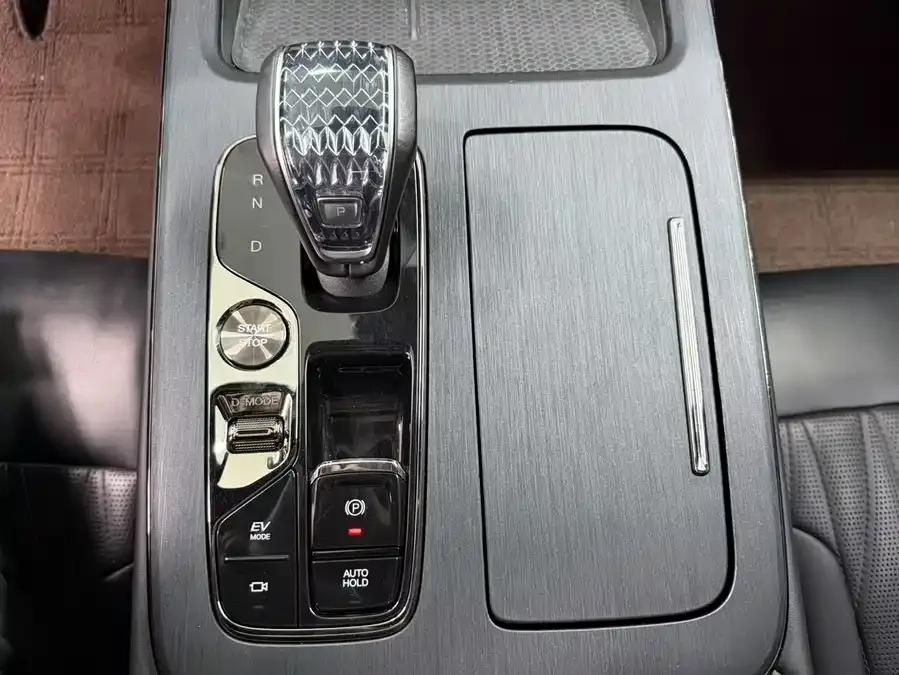 GAC Trumpchi GS8 Trumpchi GS8 2022 Dual Engine Series 2.0TM 2WD Premium Edition (7 Seaters) 2023 — миниатюра 5