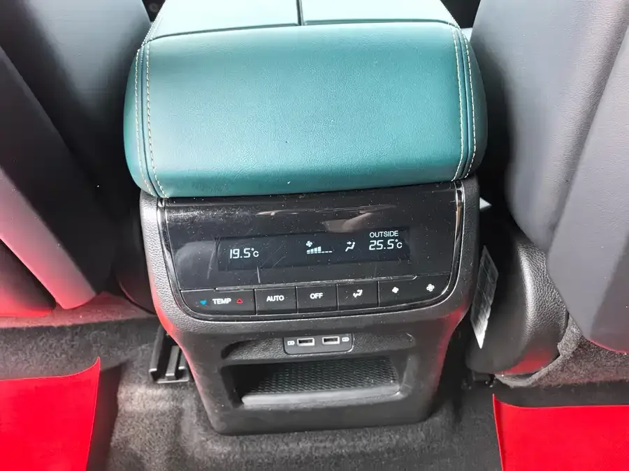 GAC Trumpchi GS8 Trumpchi GS8 2022 Dual Engine Series 2.0TM 2WD Premium Edition (7 Seaters) 2023 — миниатюра 5