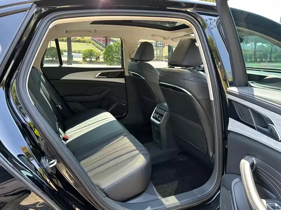 Hongqi H5 Hongqi H5 2025 1.5T DCT Xuanying Edition 2025 — миниатюра 4