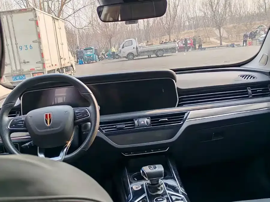 Hongqi HS5 Hongqi HS5 2022 2.0T Zhilian Qixiang 4WD Edition 2023 — миниатюра 4