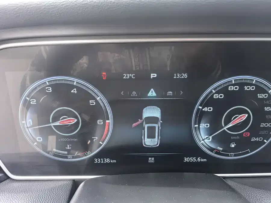 Hongqi HS5 Hongqi HS5 2022 2.0T Zhilian Flagship Edition 2023 — миниатюра 4