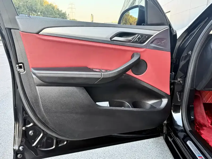 BMW X4 2022 xDrive 25i M Sport Package 2022 — миниатюра 2