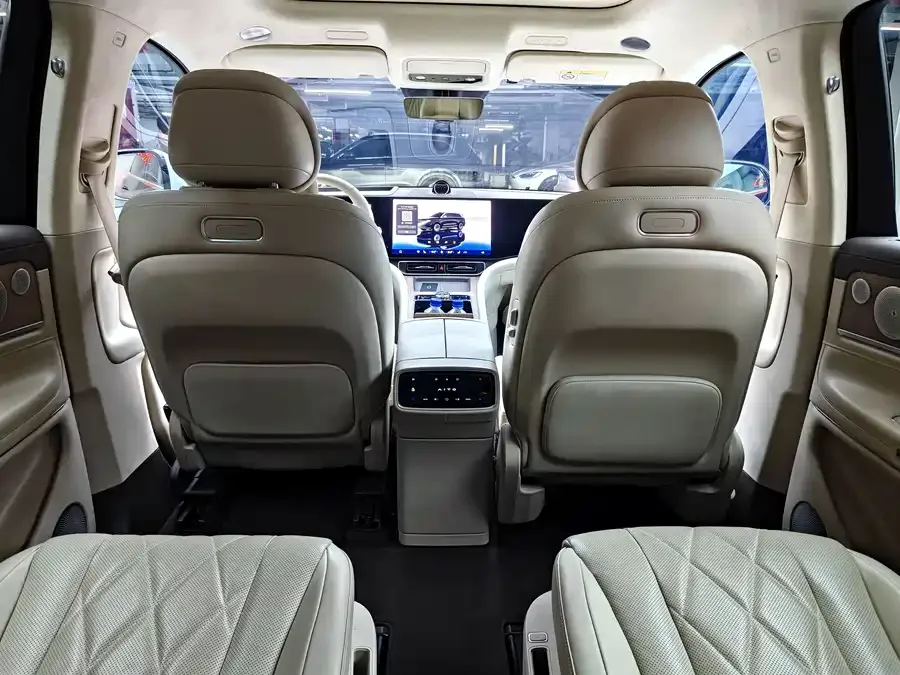 AITO M9 M9 2024 Extended Range Ultra Edition 42kWh 6-seater Edition 2024 — миниатюра 4