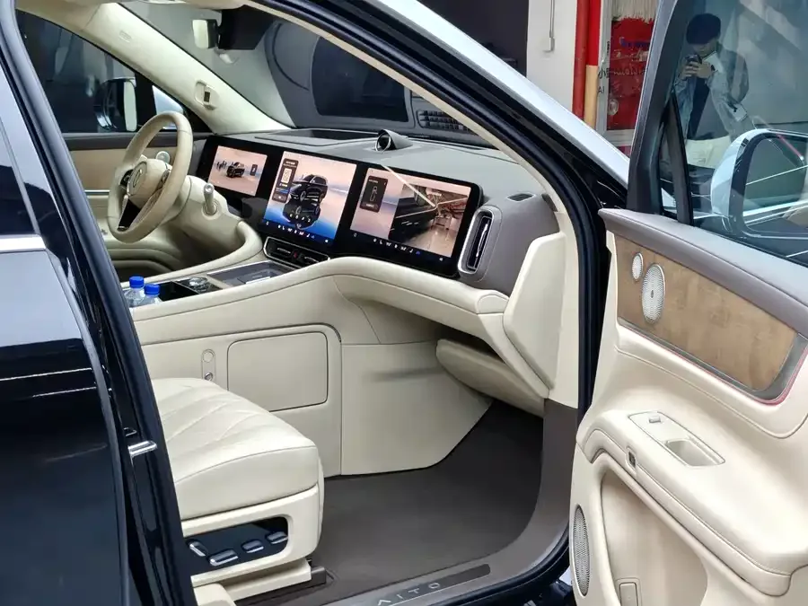 AITO M9 M9 2024 Extended Range Ultra Edition 42kWh 6-seater Edition 2024 — миниатюра 5