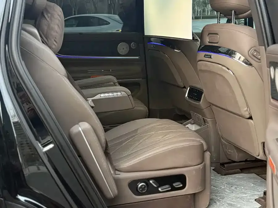 AITO M9 M9 2024 Extended Range Ultra Edition 52kWh 6-seater Edition 2024 — миниатюра 4