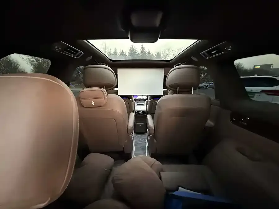 AITO M9 M9 2024 Extended Range Ultra Edition 52kWh 6-seater Edition 2024 — миниатюра 5