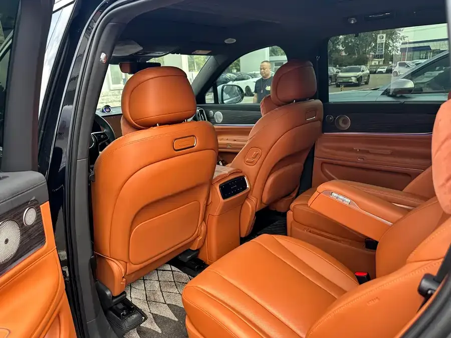 AITO M9 M9 2024 Extended Range Ultra Edition 52kWh 6-seater Edition 2024 — миниатюра 3