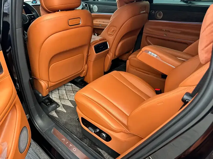 AITO M9 M9 2024 Extended Range Ultra Edition 52kWh 6-seater Edition 2024 — миниатюра 5