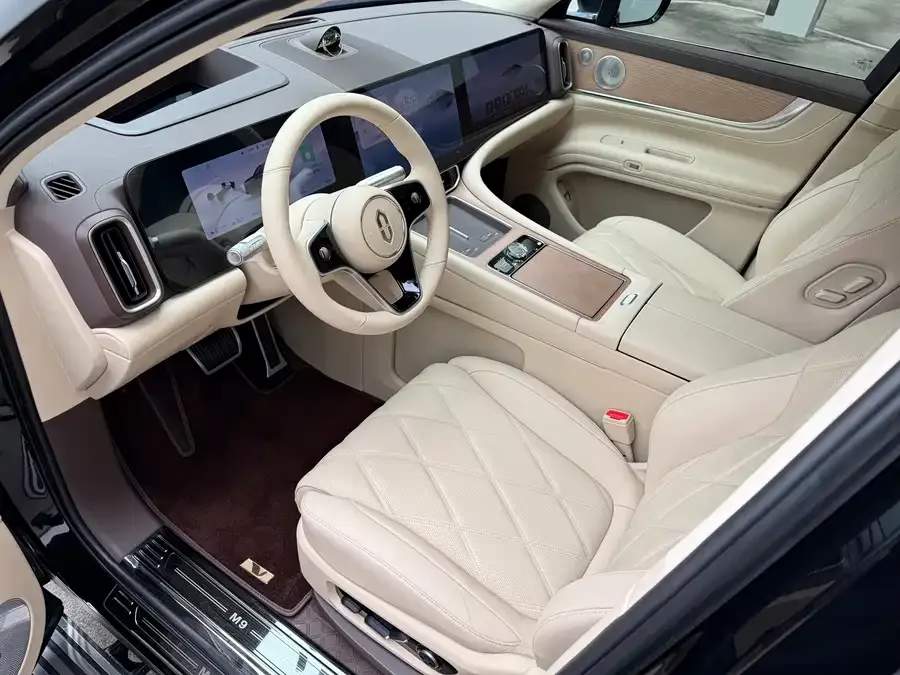 AITO M9 Wenjie M9 2025 Extended Range Ultra Edition 52kWh 6-Seat Version (192-line LiDAR) 2025 — миниатюра 4