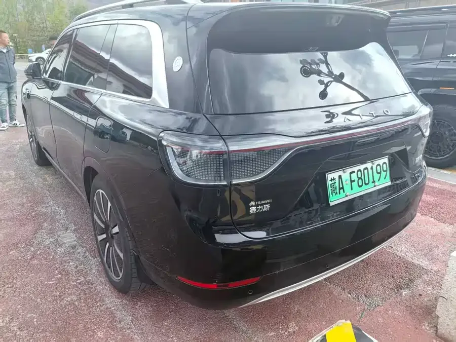 AITO M9 Wenjie M9 2025 Extended Range Ultra Edition 52kWh 5-Seat Version (192-line LiDAR) 2025 — миниатюра 4