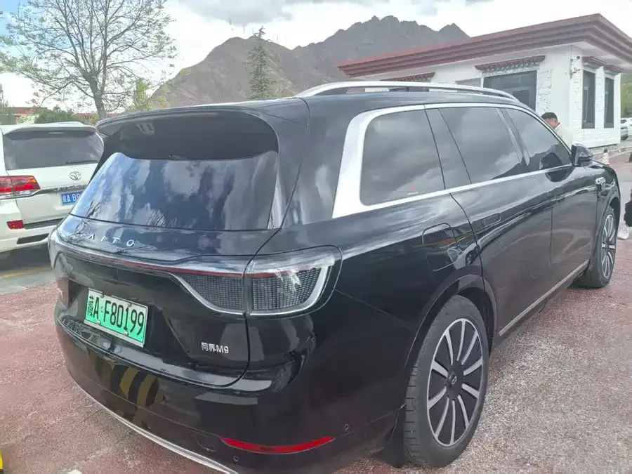 AITO M9 Wenjie M9 2025 Extended Range Ultra Edition 52kWh 5-Seat Version (192-line LiDAR) 2025 — миниатюра 5