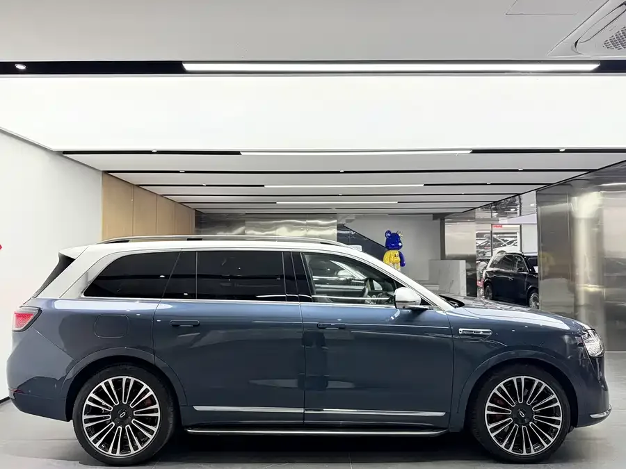 AITO M9 M9 2024 Extended Range Ultra Edition 42kWh 6-seater Edition 2024 — миниатюра 4