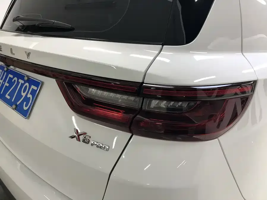 Geely Vision X6 Vision X6 2021 PRO 1.4T Automatic Premium Edition 2022 — миниатюра 3