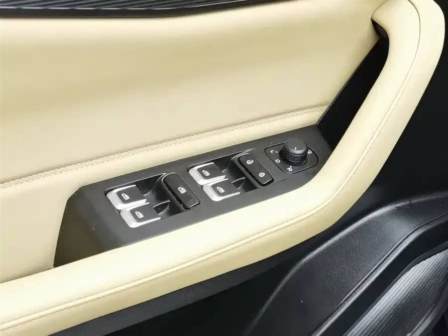 Geely Haoyue L Haoyue L 2023 2.0T DCT Flagship Model 2023 — миниатюра 3