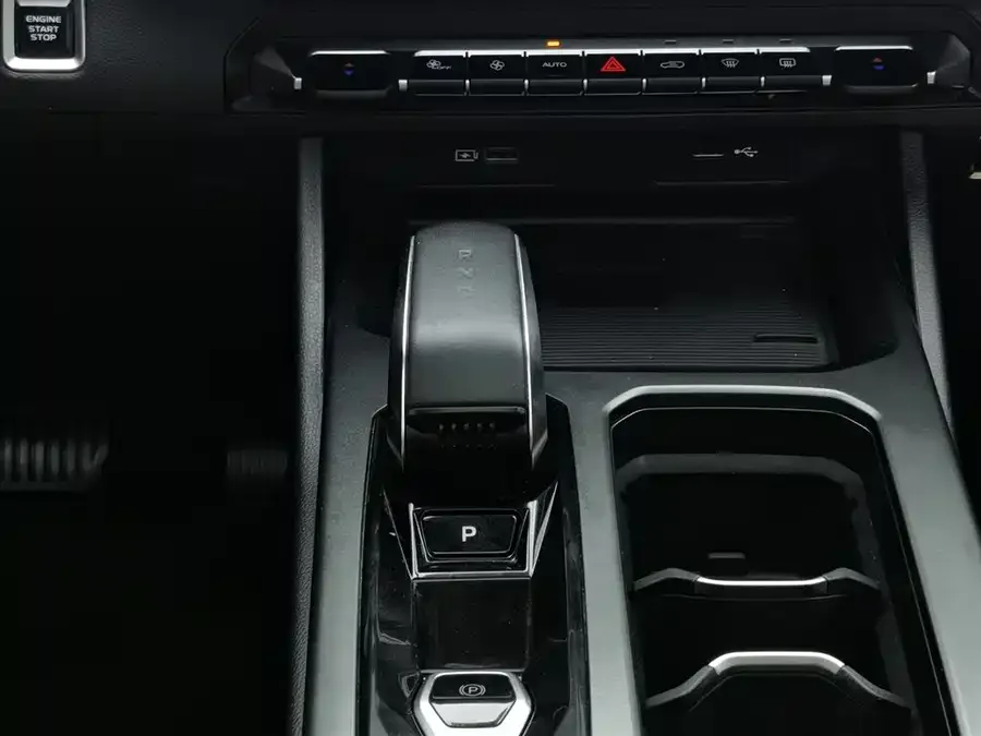 Geely Haoyue L Haoyue L 2023 2.0T DCT Flagship Model 2023 — миниатюра 4
