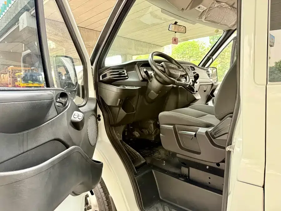 Jiangling Fushun Jiangling Fushun 2023 2.0T manual center axle center roof commercial multi-purpose passenger car 7 seats 2024 — миниатюра 4