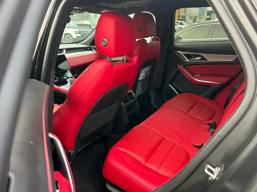 Jaguar F-Pace 2024 P250 R-Dynamic SE 2024 — миниатюра 2